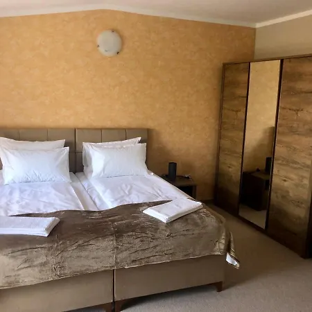 Solinaria Boutique 소조폴